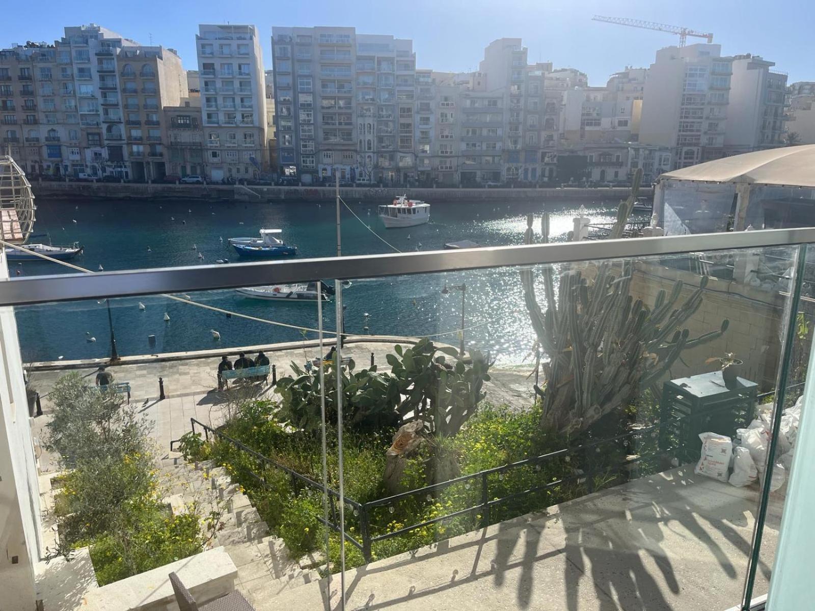 86 Spinola Bay Apartment Saint Julian's Room photo