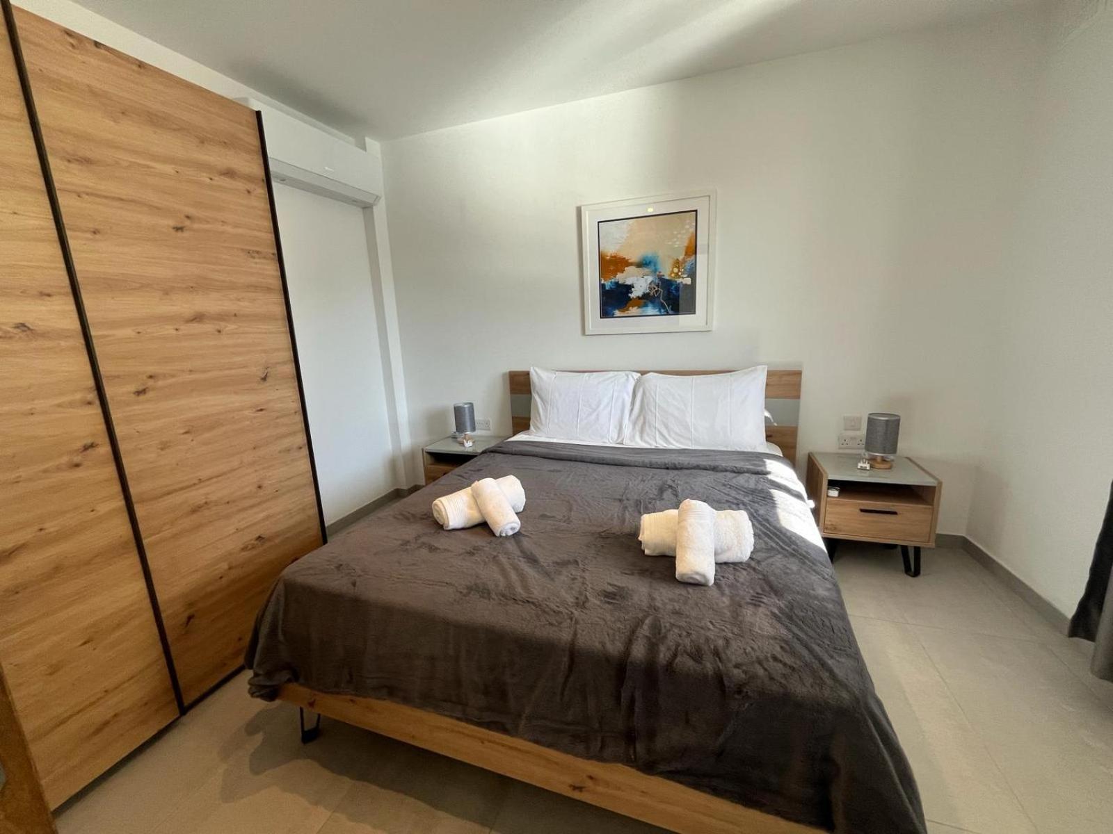 86 Spinola Bay Apartment Saint Julian's Room photo