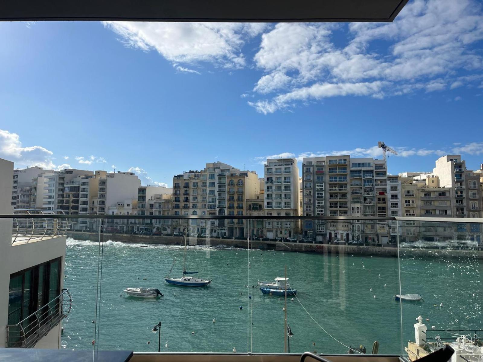 86 Spinola Bay Apartment Saint Julian's Room photo